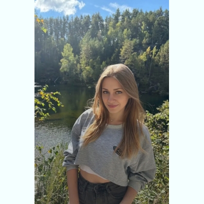     ,